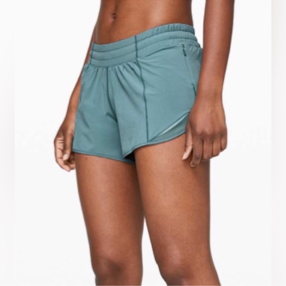 Lululemon Hotty Hot 2.5" Green Shorts